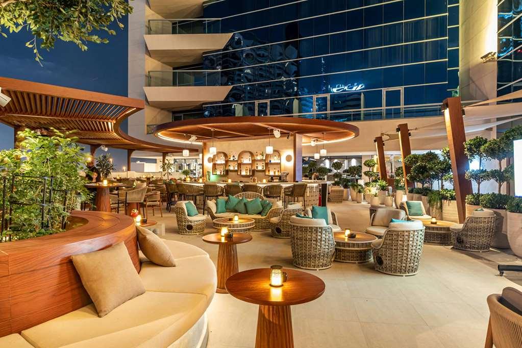 Hotel The First Collection Dubai Business Bay Restaurant photo The Sky Bar at the Marina East