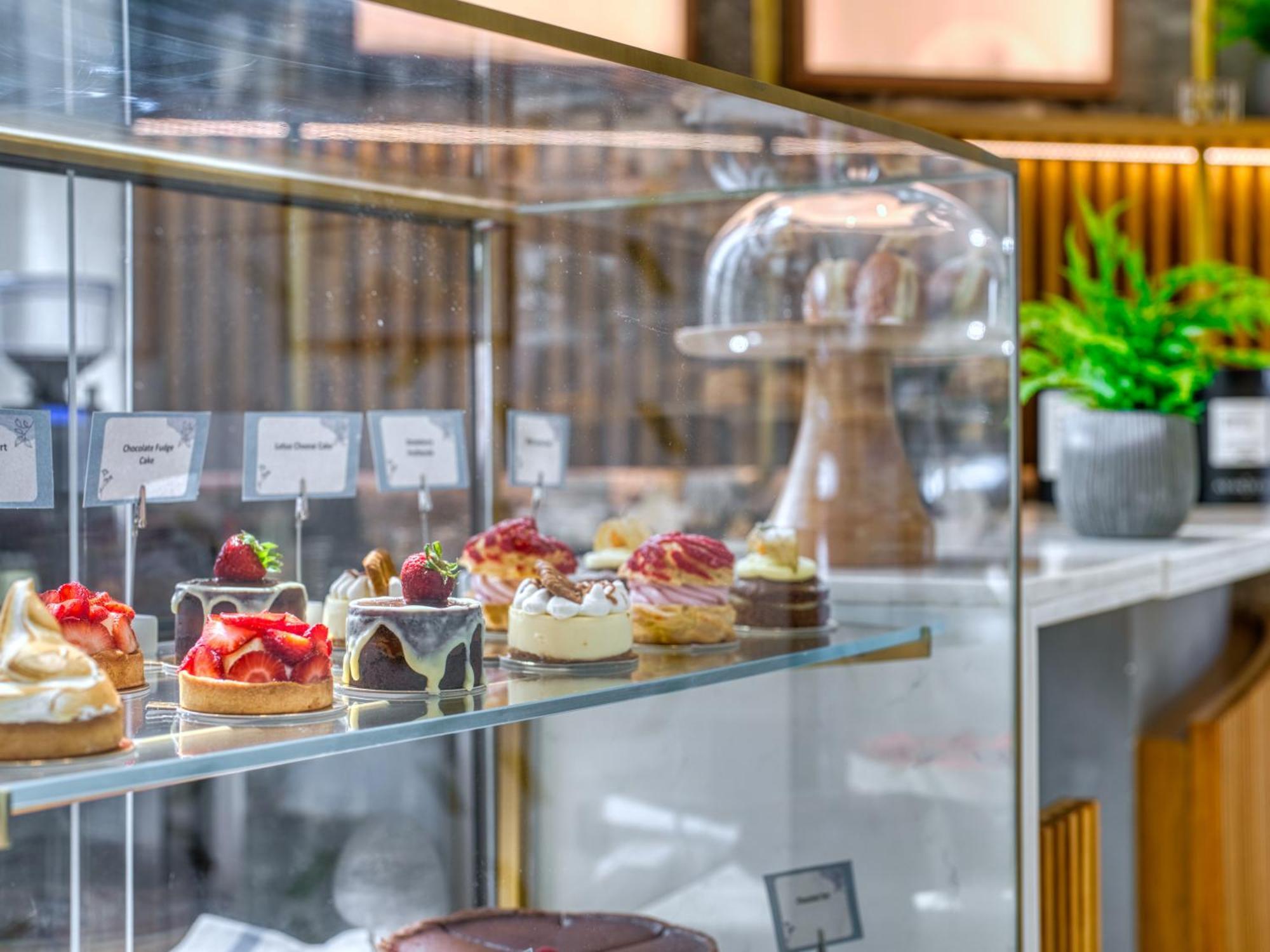 Hotel The First Collection Dubai Business Bay Extérieur photo "The pastry shop is open for business"